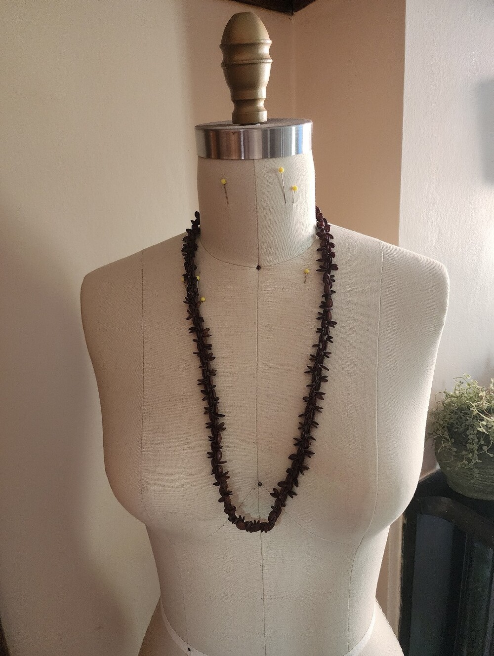 Women’s Hawaiian Apple Seed Statement Necklace - Deep Burgundy